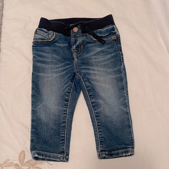 Baby Gap 6-12 months stylish distressed-look pull on jeans 👖💙 - Picture 1 of 2